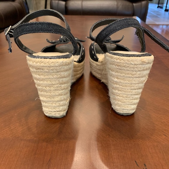 Adorable Wedge Heels Size 8 - Picture 8 of 8